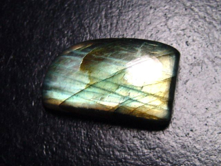 Labradorit 30,47 Ct. Freiform Cabochon 26 x 16,5 mm Australien