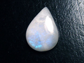 Rainbow moonstone 13,87 Ct. cabochon