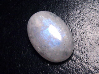 Rainbow moonstone 15,22 Ct. cabochon