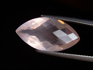Rosenquarz 7,31 Ct. Rosa 20 x 10 mm Navette
