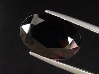 Enstatite 12,42 Ct. rare - oval faceted Mbeye, Tanzania