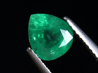 Smaragd 1,54 Ct. feines Grün 7,5 x 6,5 mm Tropfen Kolumbien