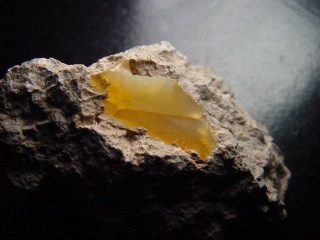 Feueropal gelb 50 mm - Zemplen, Ungarn