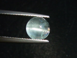 Aquamarin Katzenauge 2,27 Ct. rund Cabochon Brasilien
