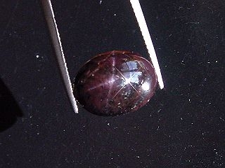 Sterngranat 18,13 Ct. 4-strahliger Stern Cabochon Indien