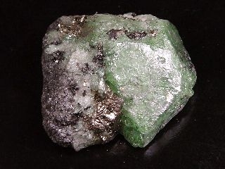 Tsavorit Stufe 4,5 cm - großer Kristall - Kenia