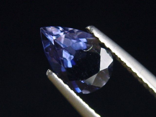 Iolith / Cordierit 1,14 Ct. feines Violett 9 x 6 mm Tropfen - B-Qualität