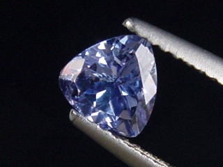 Tanzanite 0,79 Ct. trillion fine color