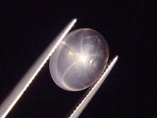 Sternrosenquarz / Stern Rosenquarz 5,22 Ct. Oval Cabochon