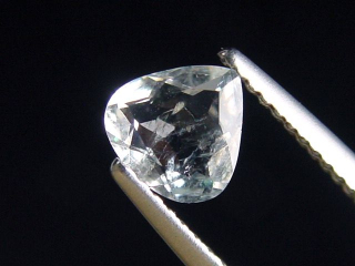 Euclase 0,71 Ct. pear rare - Manuelzinho Equador, Brazil