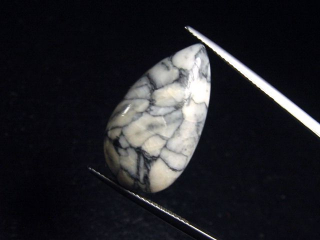 Magnesit 19,79 Ct. Tropfen Cabochon - Hohentauern, Österreich