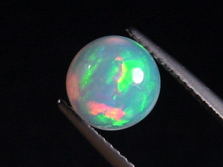 Opal / Edelopal 1,57 Ct. feinste Qualität - 8,5 mm Rund Cabochon