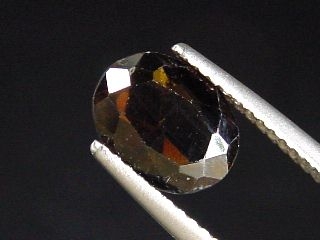 Epidot 2,07 Ct. facettiert Oval - Skardu, Pakistan