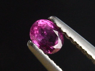 Rubin 0,31 Ct. Oval 4 x 3 mm Sri Lanka