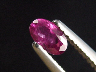 Rubin 0,39 Ct. Oval 5 x 3 mm Sri Lanka