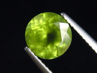 Peridot 2,50 Ct. Apfelgrün - 8 mm Rund Sri Lanka