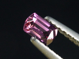 Saphir violett 0,33 Ct. Naturfarbe Baguette Tansania