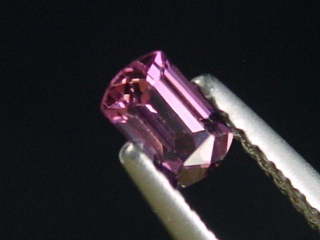 Saphir violett 0,33 Ct. Naturfarbe Baguette Tansania