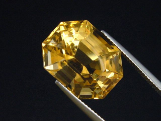 Citrin 17,37 Ct. Präzisionsschliff Oktagon 17 x 13,5 mm Brasilien