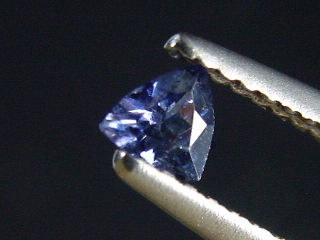Benitoit 0,18 Ct. Trillion geschliffen - San Benito Co., Kalifornien, USA