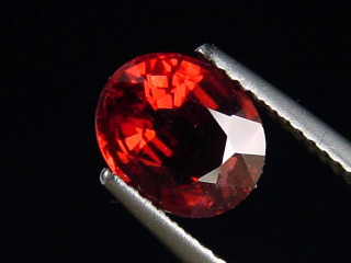 Rhodolit Granat 2,50 Ct. feines Rot 8,5 x 7 mm Oval