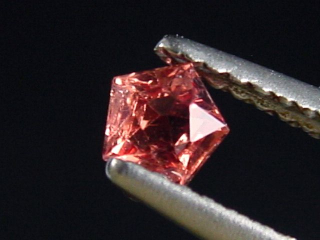 Spinell 0,30 Ct. Sammlerschliff seltene Padparadscha Farbe Sri Lanka
