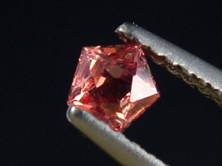 Spinell 0,30 Ct. Sammlerschliff seltene Padparadscha Farbe Sri Lanka