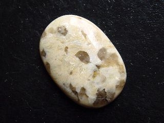 Serpentinite 29,94 Ct. oval cabochon India