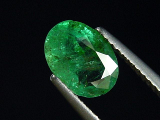 Smaragd 1,42 Ct. feines Grün 9 x 6,5 mm Oval Kolumbien