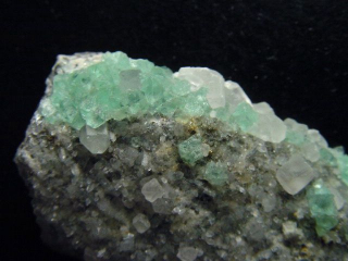 Fluorit Stufe 55 mm weiße und blaugrüne Kristalle - Asturien, Spanien