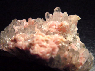 Rhodochrosit mit Bergkristall Stufe 38 mm Argentinien