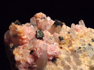 Rhodochrosit mit Bergkristall Stufe 40 mm Argentinien