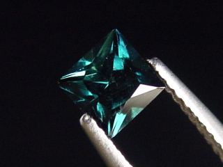 Indigolith / blauer Turmalin 0,81 Ct. Carree 5 x 5 mm Brasilien