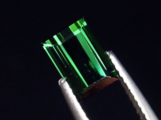 Verdelith / grüner Turmalin 1,47 Ct. Baguette 7,5 x 5 mm Brasilien