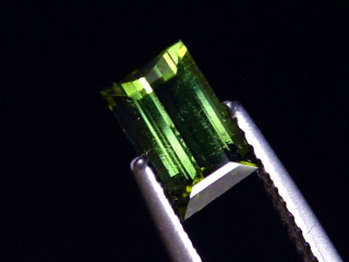 Verdelith / grüner Turmalin 1,00 Ct. Baguette 7 x 4,5 mm Brasilien