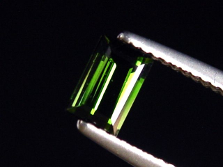 Verdelith / grüner Turmalin 0,69 Ct. Baguette 6 x 3,5 mm Brasilien