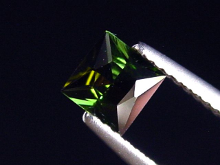 Verdelith / grüner Turmalin 0,53 Ct. Carree 5 x 5 mm Brasilien