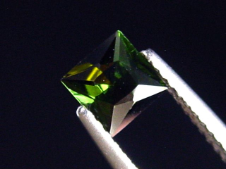 Verdelith / grüner Turmalin 0,53 Ct. Carree 5 x 5 mm Brasilien