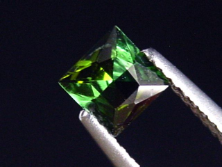 Verdelith / grüner Turmalin 0,48 Ct. Carree 4,5 x 4,5 mm Brasilien