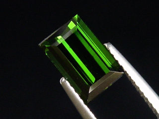 Verdelith / grüner Turmalin 1,81 Ct. Baguette 8,5 x 5,5 mm Brasilien