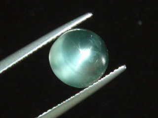 Prehnite cat's eye 4,14 Ct. - oval cabochon Australia