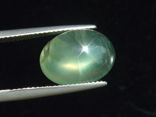 Prehnite cat's eye 6,87 Ct. - oval cabochon Australia