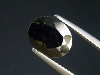 Epidot 3,56 Ct. facettiert Oval - Skardu, Pakistan