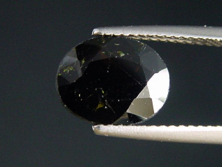 Epidote 3,56 Ct. faceted oval - Skardu, Pakistan