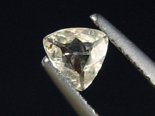 Topas 0,33 Ct. Trillion facettiert - Schneckenstein, Sachsen, Deutschland