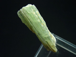 Kyanit / Disthen - 33 mm grüner Kristall - Tansania