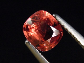 Orangeroter Spinell 1,09 Ct. Kissenschliff 6,5 x 5,5 mm Sri Lanka