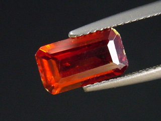 Zincite 3,05 Ct. octagon cut faceted Poland