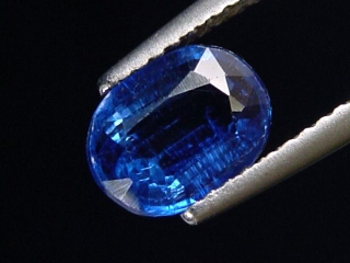 Preview: Kyanite / Disthen 1,52 Ct. fine blue oval