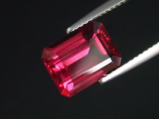 Rhodolit Granat 4,05 Ct. feines Rotviolett 10 x 7,5 mm Oktagon